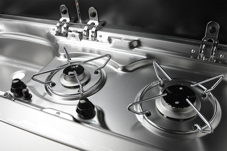 Kompakter Gasherd mit zwei Brennern und Spüle in einem - LINKS Dometic Smev MO9222L