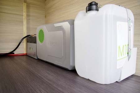 Brennstoffzellen-Stromerzeuger EFOY Pro 2800BT 12/24V 125W