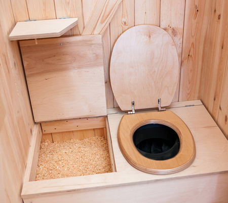 TROBOLO KersaBœm - Toilettenhäuschen aus Holz mit Trenntoilette