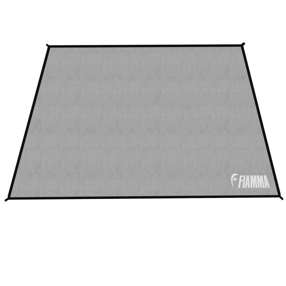 Fiamma Patio-Mat Zeltteppich 290 x 250 cm vor einem Wohnmobil