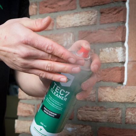 TEC7 Cleaner 500 ml Reiniger und Entfetter als Spray - entfernt Kleber- und Aufkleberreste, entfettet Metall vor dem Kleben