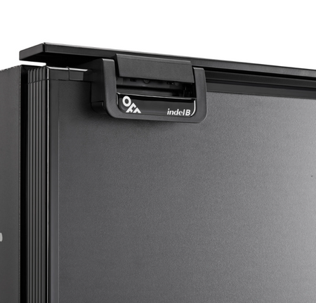 Indel B Cruise CR86 – schmaler, vertikaler Kompressorkühlschrank mit untenliegendem Kompressor